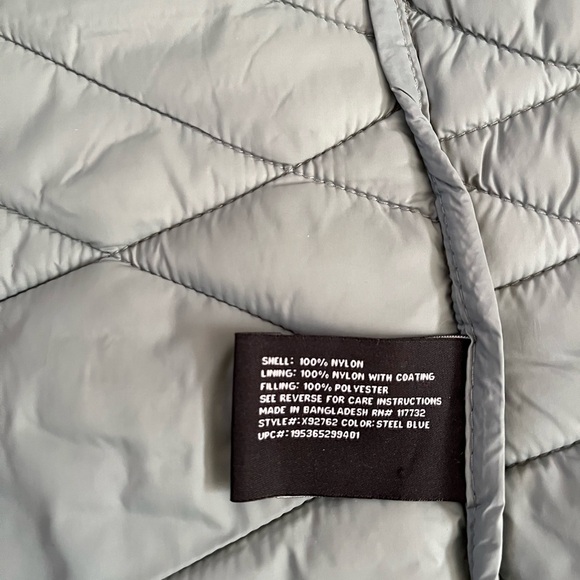 ZeroXposur Women's Light Sage Quilted Vest - Picture 4 of 4